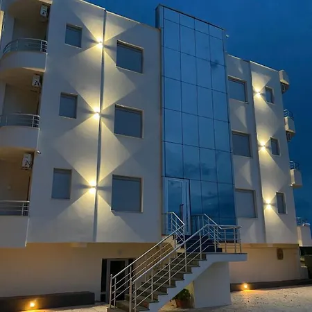 ホテル Al Vlorë