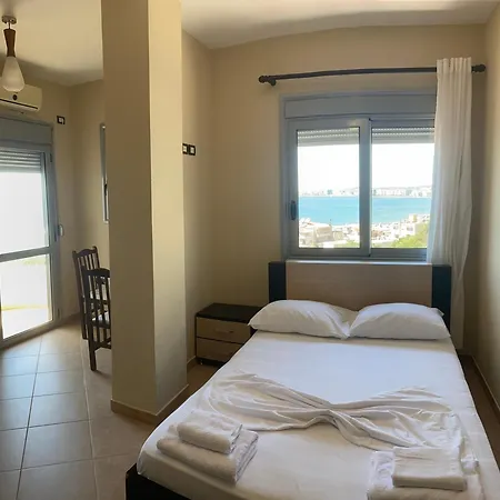 ホテル Al Vlorë